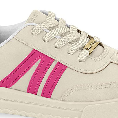 Tênis casual infantil Molekinha rosa exibido para mostrar conforto e estilo